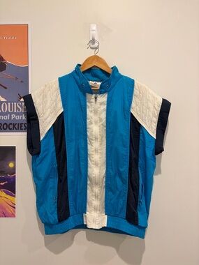 Retro Blue and White Colorblock Zip Front Vest